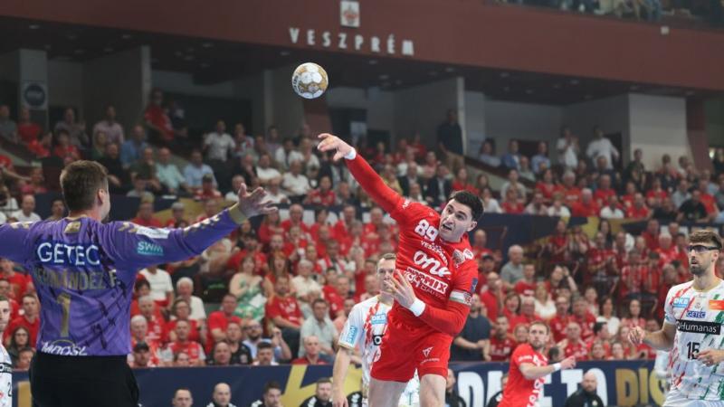 Sporthírek: Meglepetésre búcsúzott a One Veszprém HC, míg a VESC bejutott a döntőbe!