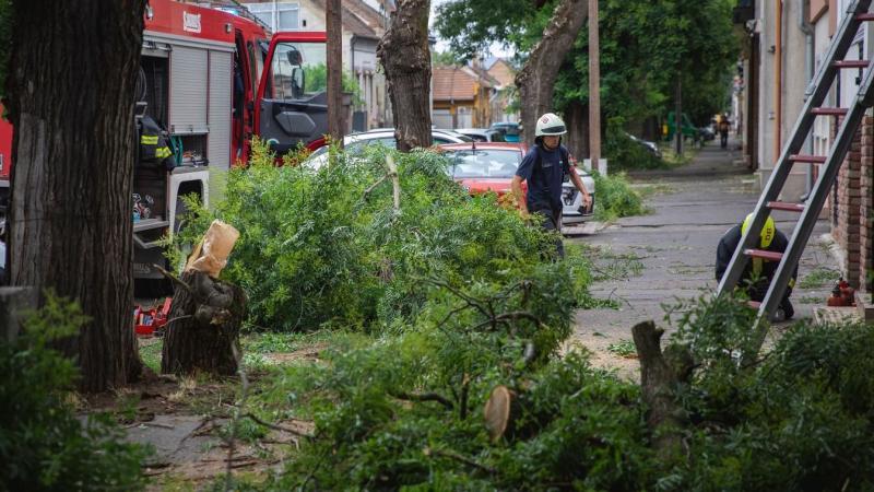 Figyelem! Pusztító erejű szélviharok és jégeső várható, amelyre a katasztrófavédelem felhívja a figyelmet! Készüljünk fel a szélsőséges időjárásra!