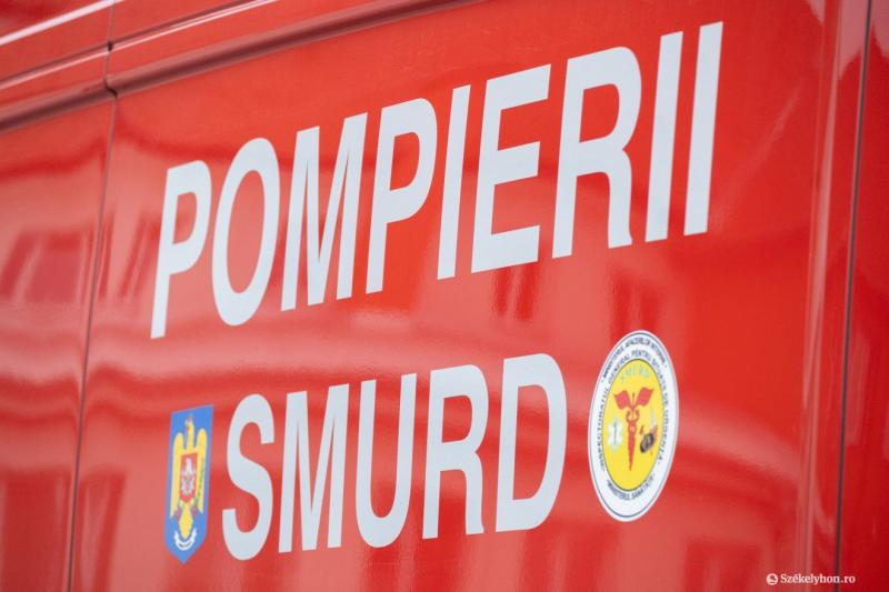 Maros megyében tragikus baleset történt, amikor egy szekér és egy teherautó ütközött. Az eset következtében egy nő sajnos életét vesztette. A rendőrség vizsgálja a baleset körülményeit, hogy kiderüljön, mi vezetett ehhez a szomorú eseményhez.