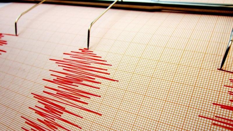 Az éjszaka folyamán földrengés rázta meg a megyét, és Tolna térségében is érezhető volt a föld remegése.
