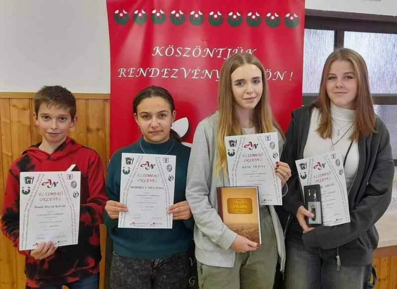 Az anyanyelvünk ereje képes arra, hogy összekapcsoljon minket, és megtartson a gondolatainkban. A magyar nyelv hete alkalmából emlékezzünk arra, hogy a nyelvünk nem csupán kommunikációs eszköz, hanem identitásunk szerves része is. Ünnepeljük együtt azokat