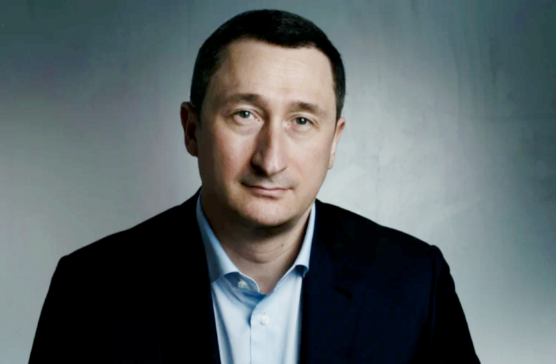 A nyomozók előzetes letartóztatást indítványoznak Zelenszkij közeli szövetségese, Csernyisov volt miniszterelnök-helyettese ellen.