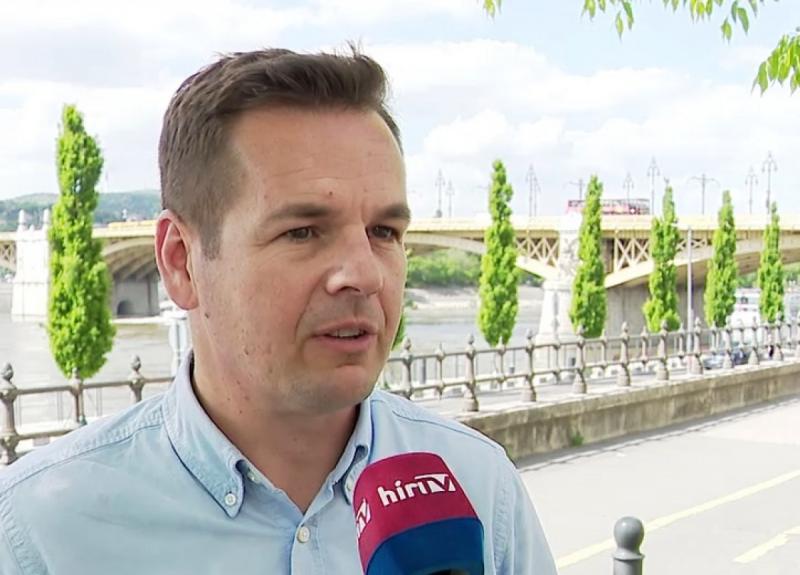 A szavazólapok ellopása súlyos bűncselekmény, amely börtönbüntetést vonhat maga után. Nézd meg a videót, hogy többet megtudhass erről a komoly témáról!