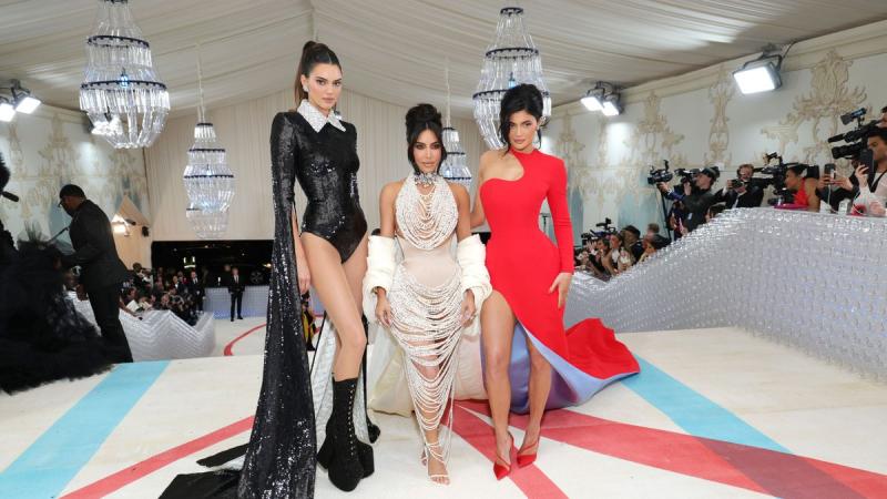 A Kardashian család 10 legvonzóbb Met-gála ruhája! Ezek a szettek örökre bevésődtek a divattörténelembe! - Life