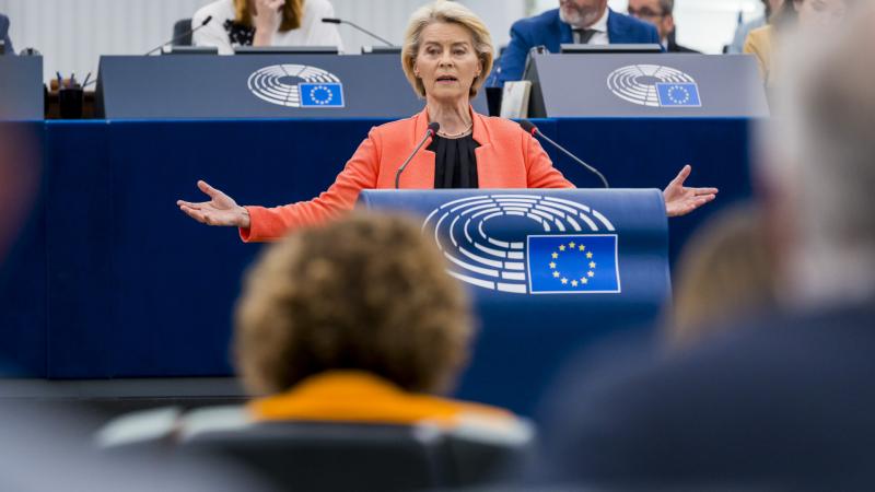 Von der Leyen bejelentette, hogy felfüggesztik a válaszvámok alkalmazását, ugyanakkor hangsúlyozta, hogy folyamatosan készülnek a jövőbeli kihívásokra.