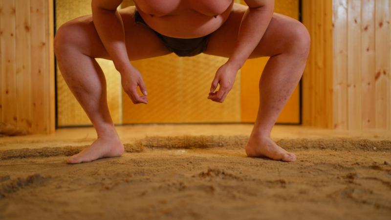 Harmincöt év elteltével újra szumóverseny színhelyévé válik London, méghozzá a híres csarnokban, ahol a tradicionális japán sportág izgalma és a helyi közönség lelkesedése találkozik. A Pénzcentrum beszámolója szerint ez a különleges esemény nem csupán a 