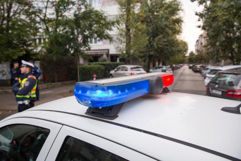 Egy szabadnapos rendőr hősies tettének köszönhetően egy idős férfi élete megmenekült a XVI. kerületben. Az eset során a rendőr gyors reakciója és bátor fellépése döntő szerepet játszott, megakadályozva ezzel egy tragédia bekövetkeztét.