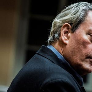 Kifutnak a dolgok az idő homokórájából.