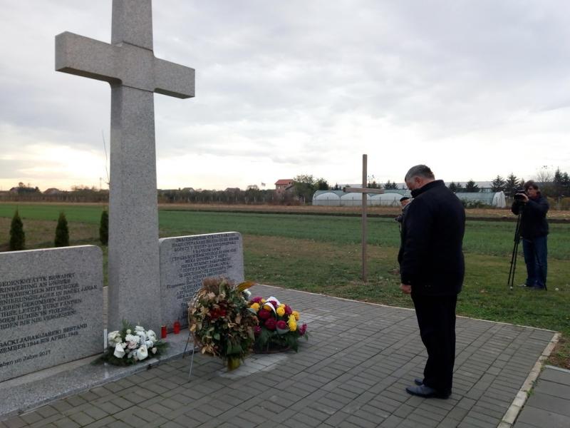 VMDP: A járeki láger emlékművét vandalizmus érte | Vajdaság MA