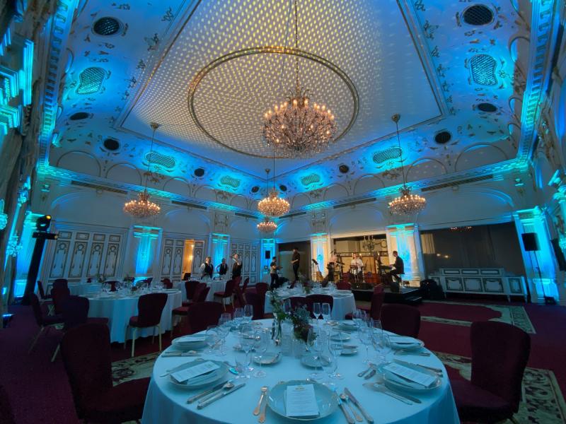 Fedezd fel újra Budapest egyik ikonikus helyszínét, ahol a múlt varázsa és a modern életstílus találkozik! Egy különleges társasági esemény keretein belül visszarepítünk az időben, miközben a kortárs kultúra szellemisége átjárja a teret. Merülj el a szóra