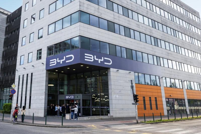 Szeged újabb ipari szereplővel gazdagodik: a BYD, a kínai elektromos járművek gyártásában élen járó cég, egy új európai üzemet alapít a városban.