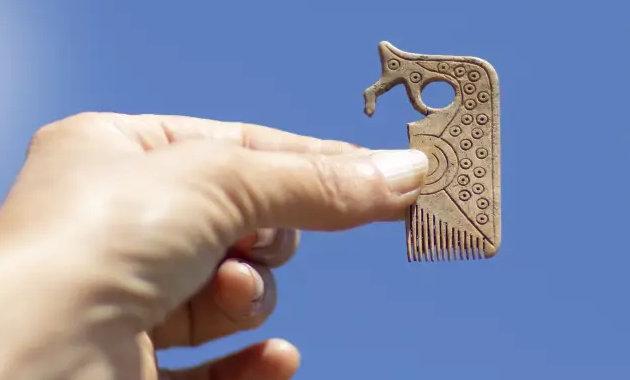 Fedezd fel a Cookham kolostor rejtett titkait: újonnan feltárt érdekességek és történetek, amelyek új fényben tűnnek fel a középkor misztikus világában. Az épület falai között most olyan nyomokra bukkantunk, amelyek megváltoztatják a hely történetéről alk