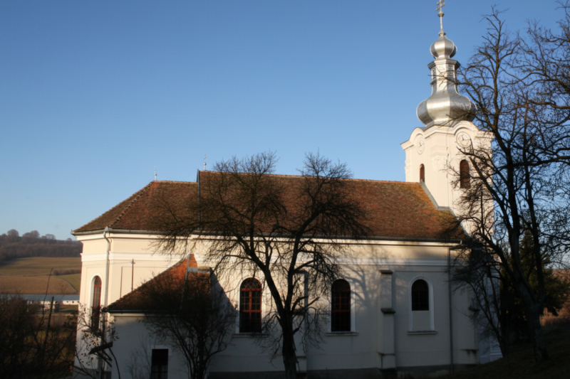 Székelyhodos, a varázslatos kis település, ahol a természet és a hagyományok találkoznak. E festői faluban a székely kultúra gazdag öröksége és a barátságos helyiek vendégszeretete fogadja az érkezőket. A környező dombok és erdők ideálisak a túrázók és a 