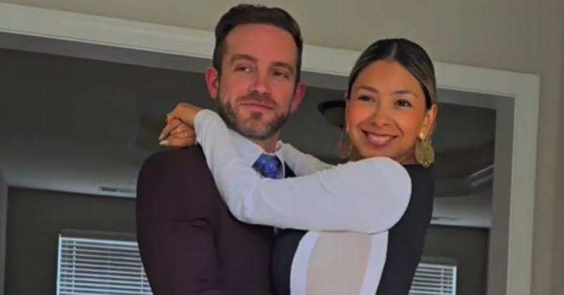 A nő határozottan elutasítja a közös zuhanyzást, ami után férje reakciója igencsak megrázó. Nézd meg a videót, hogy megtudd, mi történt!