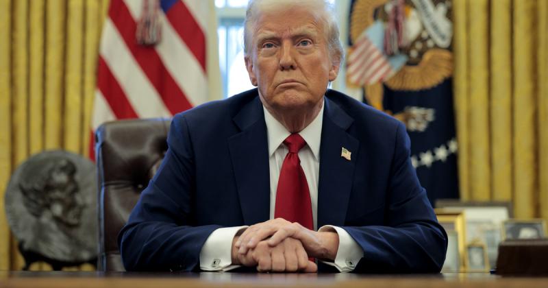 Új fejlemények az Epstein-ügy kapcsán: Donald Trump a demokratákra fókuszál, és Bill Clintonnal szemben is nyomozást kezdeményez.